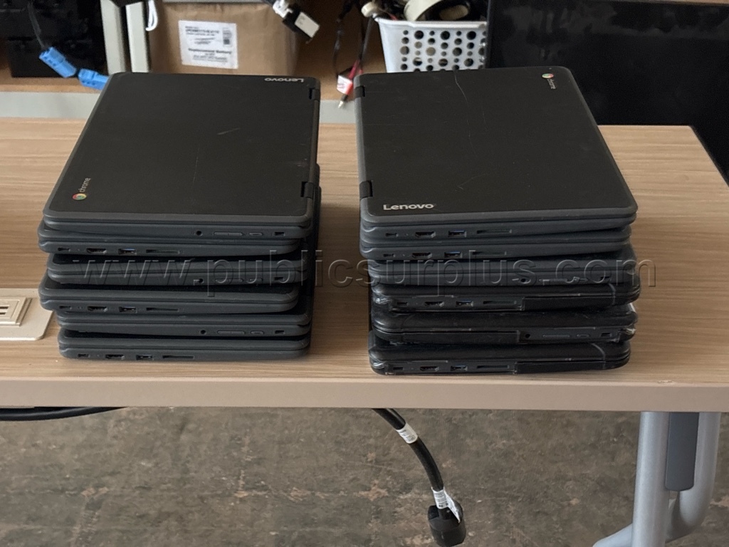 Lot of 12 Lenovo 300e Chromebooks — photo 1