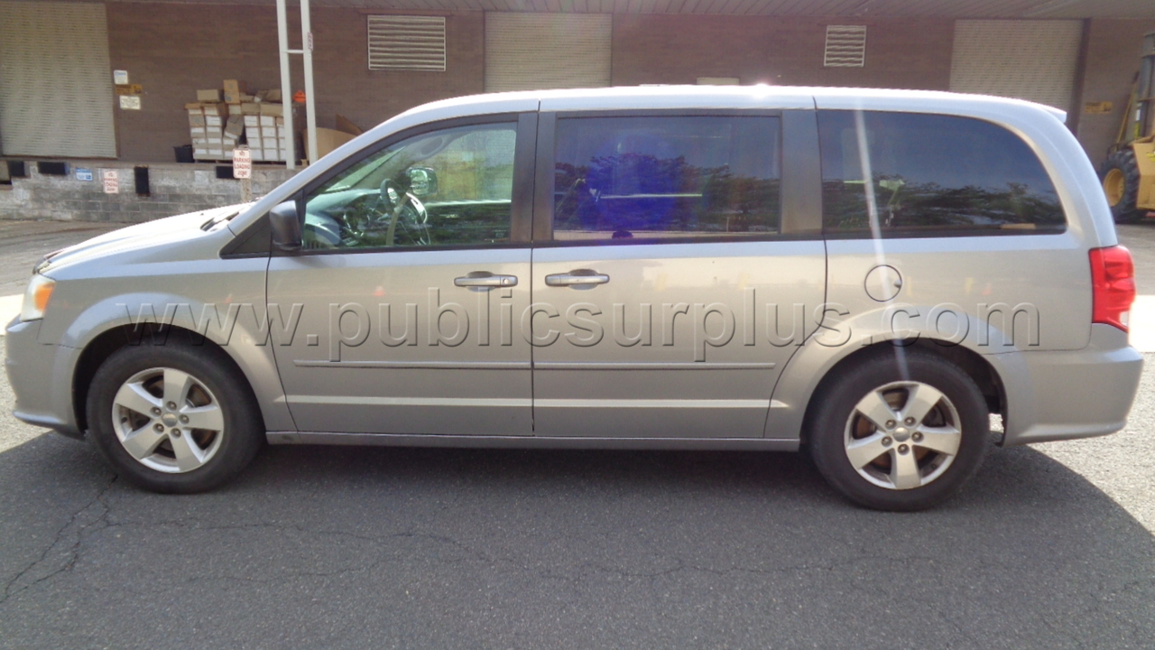 2013 DODGE CARAVAN (VEHICLE HAS A BAD MISFIRE & CAM SHAFT/LIFTER ISSUE) — photo 1