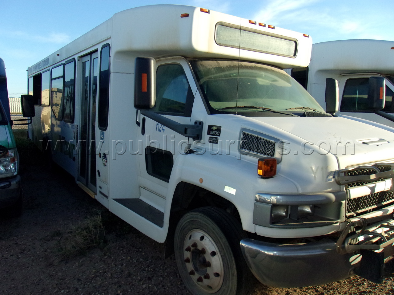 2010 Chevrolet C5500 — photo 1