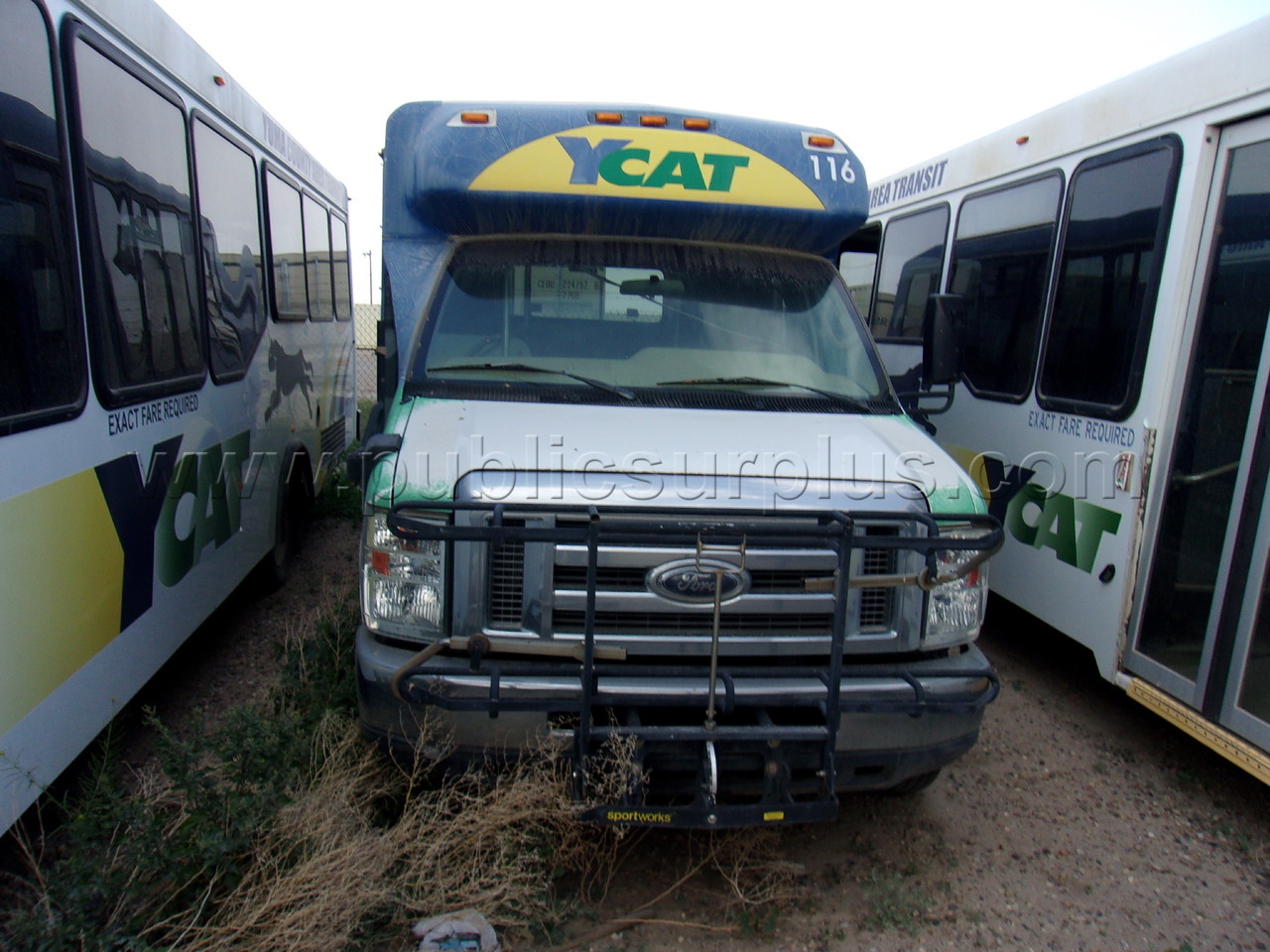 2010 Ford E350 — photo 1