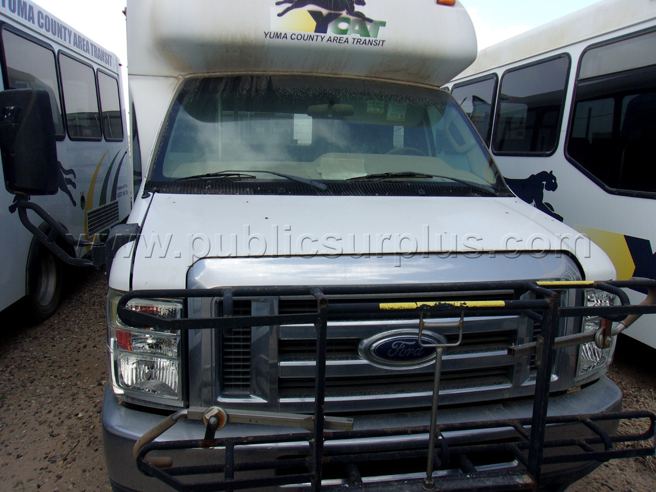 2010 Ford E350 — photo 1