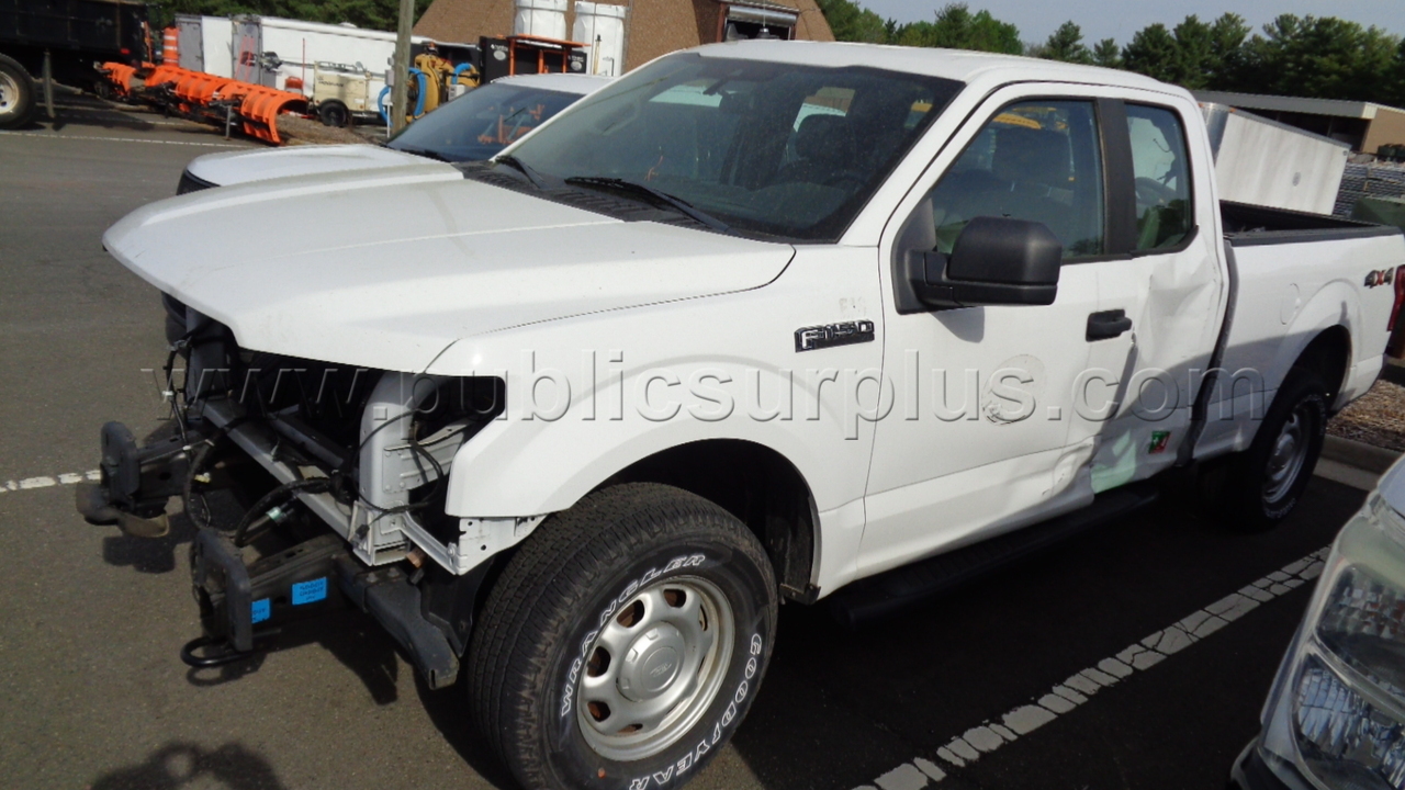 DAMAGED 2020 FORD F150 **FOR PARTS ONLY / WILL NEED TO BE TOWED** — photo 1