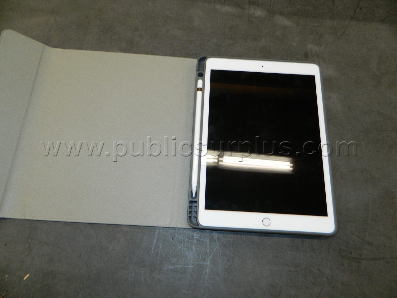 2019 APPLE IPAD 10.2" 7TH GEN — photo 1