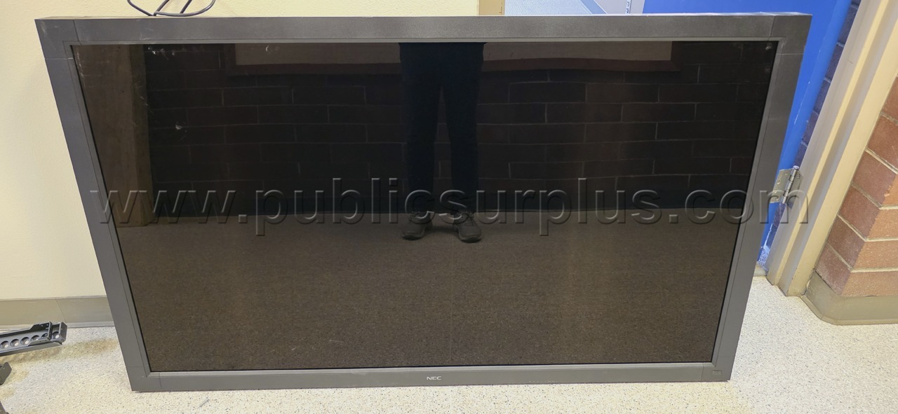 4 NEC MultiSync V651 LCD Monitors — photo 1