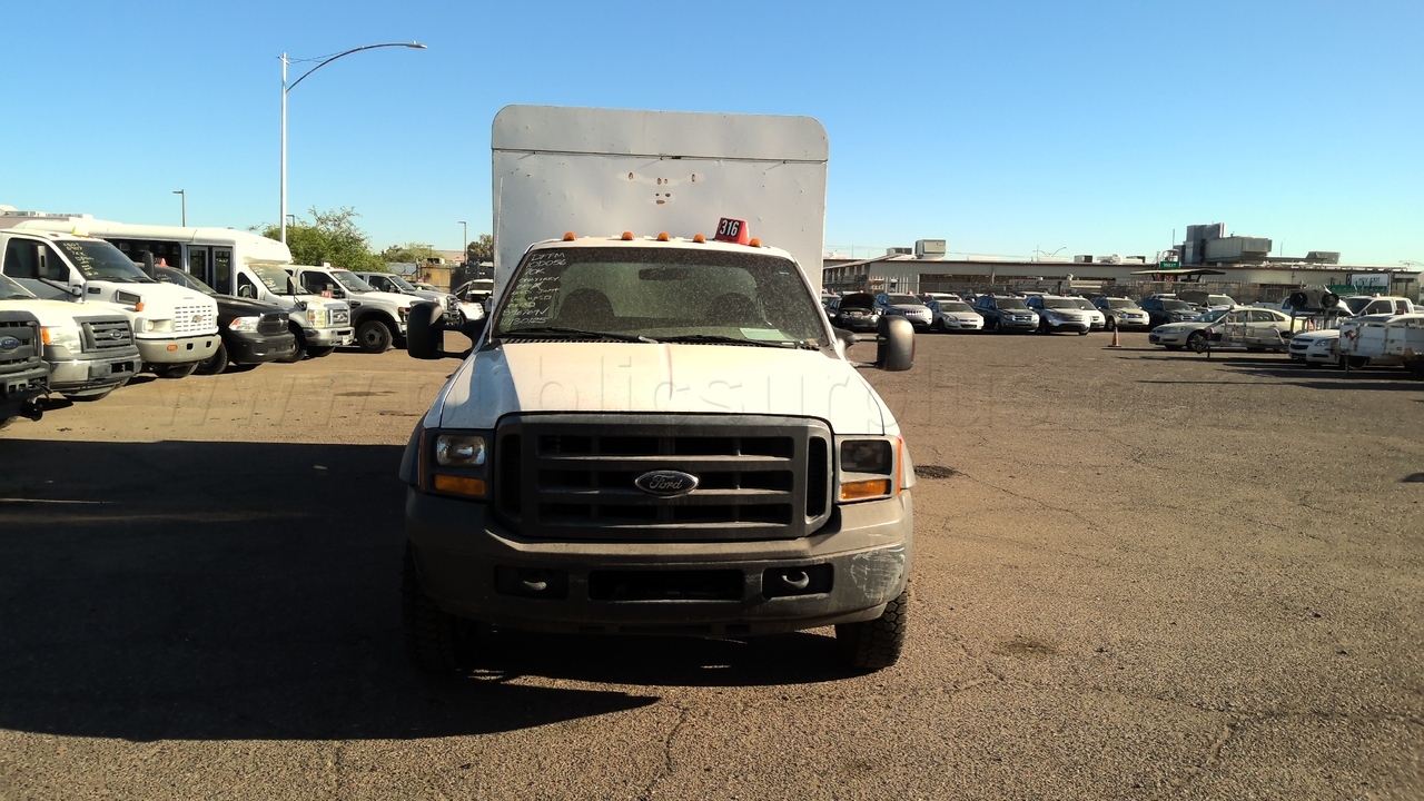 DFFM (FOA) - 10D056 - 2005 FORD F550 TRUCK CHIPPER 2 TON CREW CAB 4X4 — photo 1