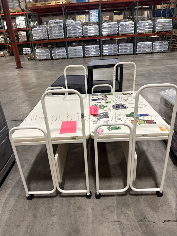 Lot of 4 miscellaneous rolling carts — photo 1