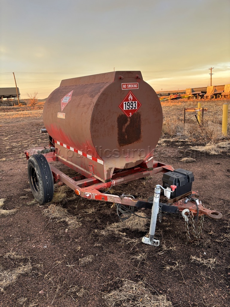 1984 Eaton 500 Gallon Diesel (UN1993) Tank Trailer — photo 1