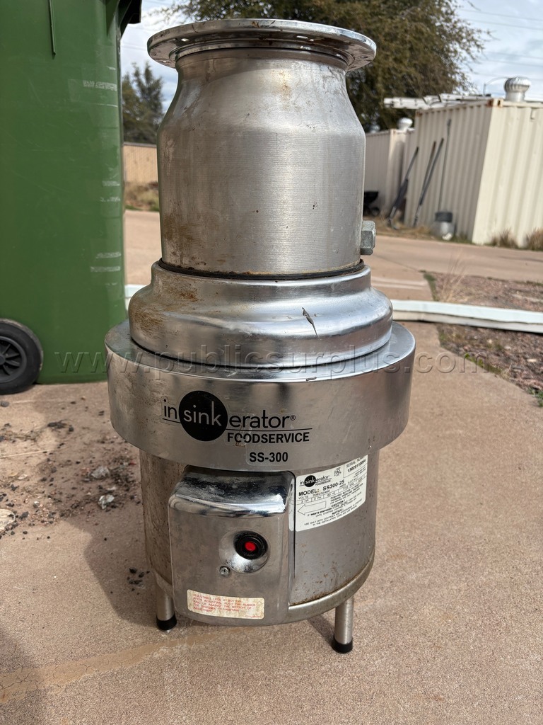 FOR PARTS - Insinkerator Garbage Disposal SS300-25 — photo 1