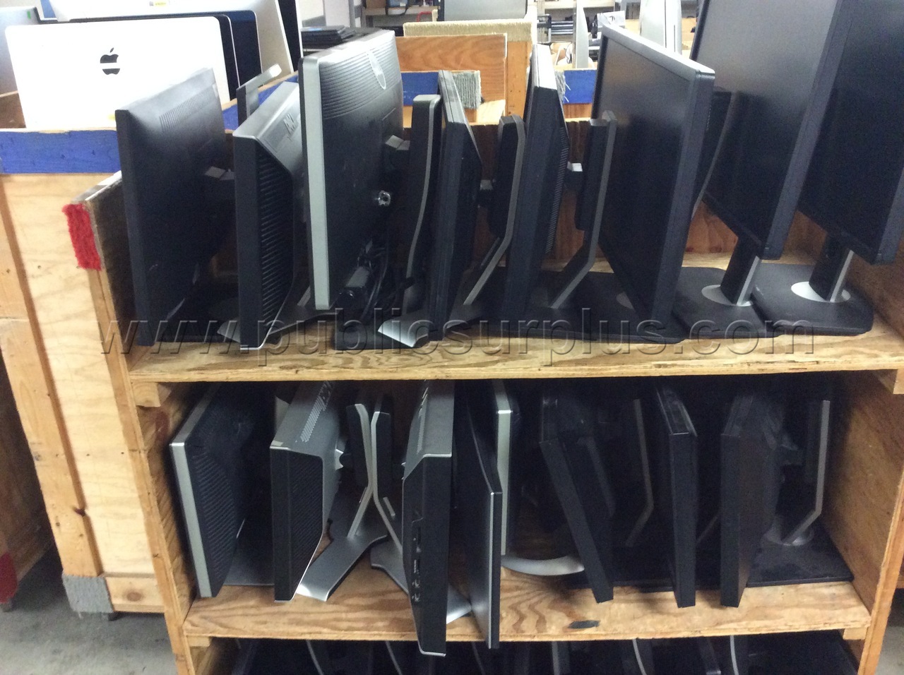 LOT OF (21) MONITORS - SOLD AS IS - 482 — photo 1