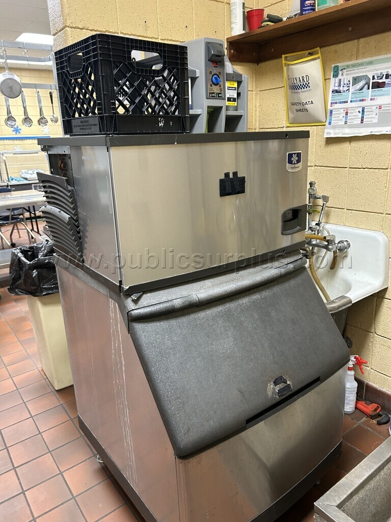 Commercial Ice Maker — photo 1