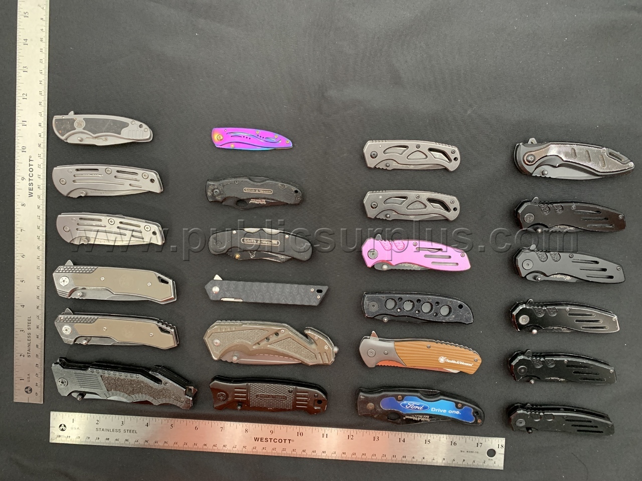 Smith & Wesson Knives - Shipping $14.99 /KK — photo 1