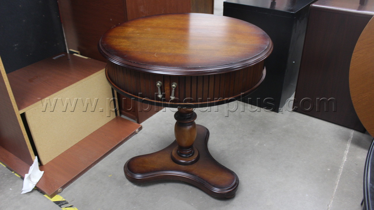 Small Round Table 29" in Diameter — photo 1