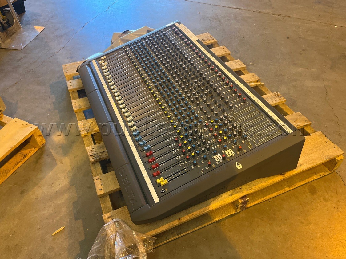 Soundcraft Delta Soundboard — photo 1
