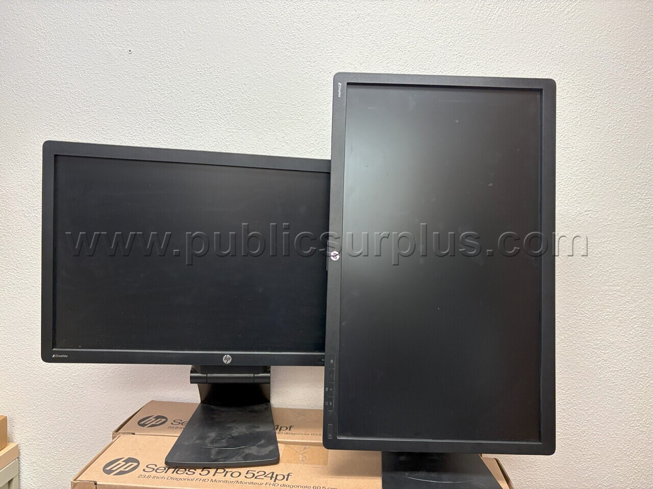 Qty-2 HP Z23 monitors, with stands - works (8945) — photo 1