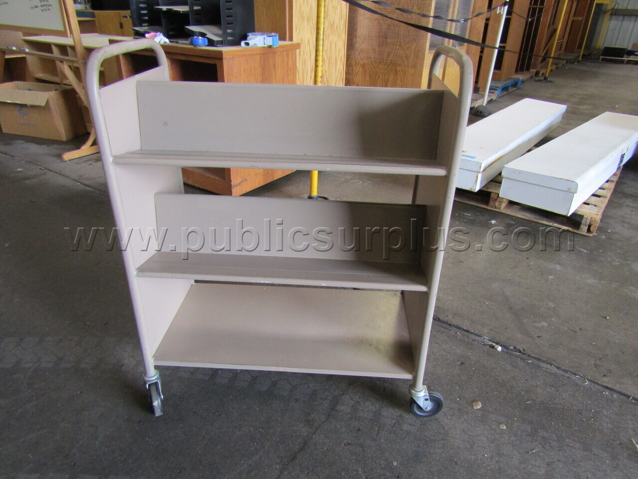 MEDIA CART #4 — photo 1
