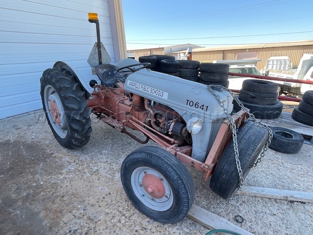 Ford 9-N Tractor — photo 1