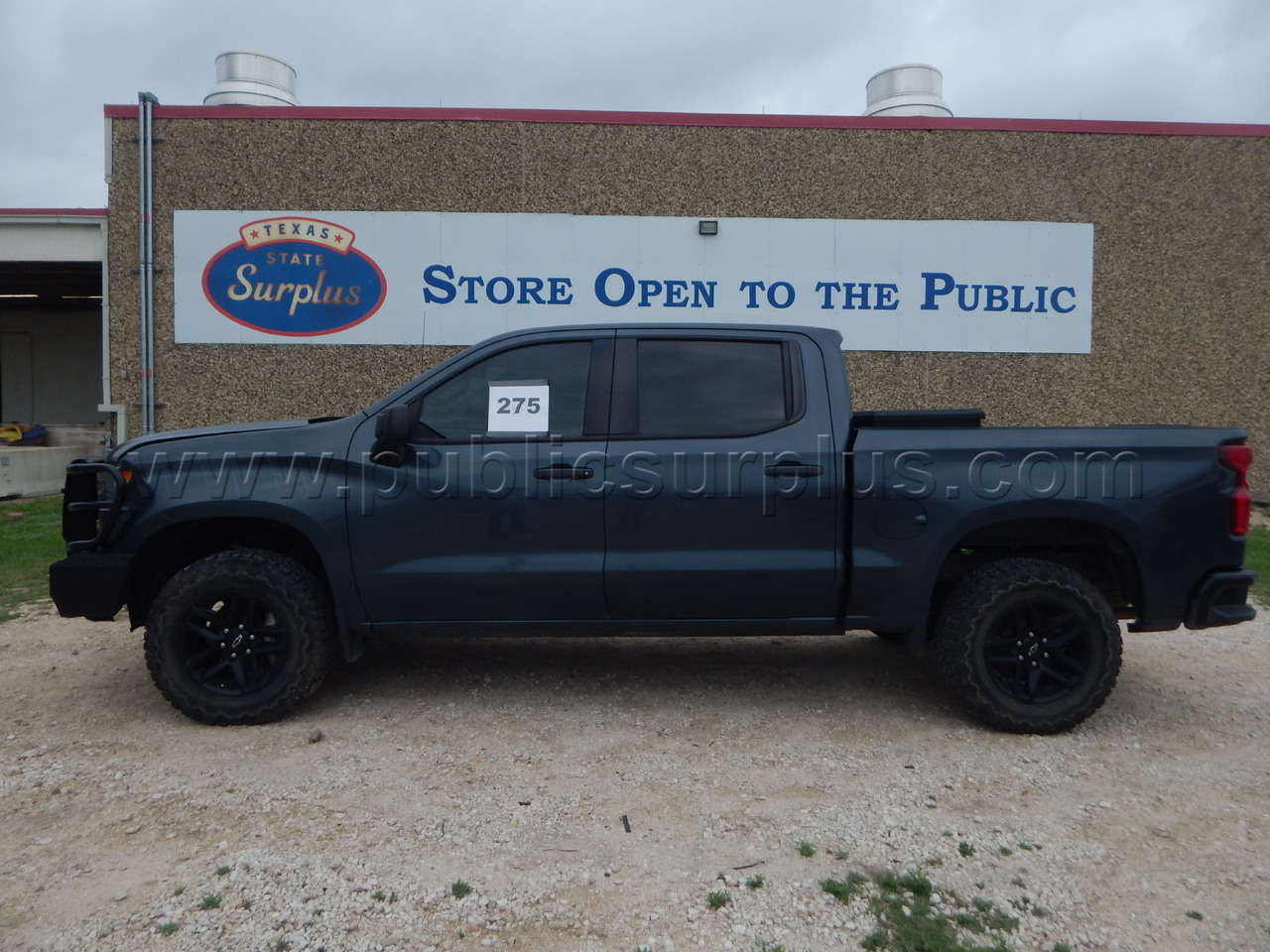 Lot 275 - 2020 Chevy Silverado Trail Boss 4x4 - 3GCPYCEFXLG149215 — photo 1