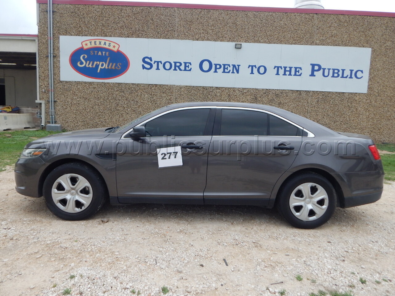 Lot 277 - 2015 Ford Taurus - 1FAHP2MK6FG175915 — photo 1
