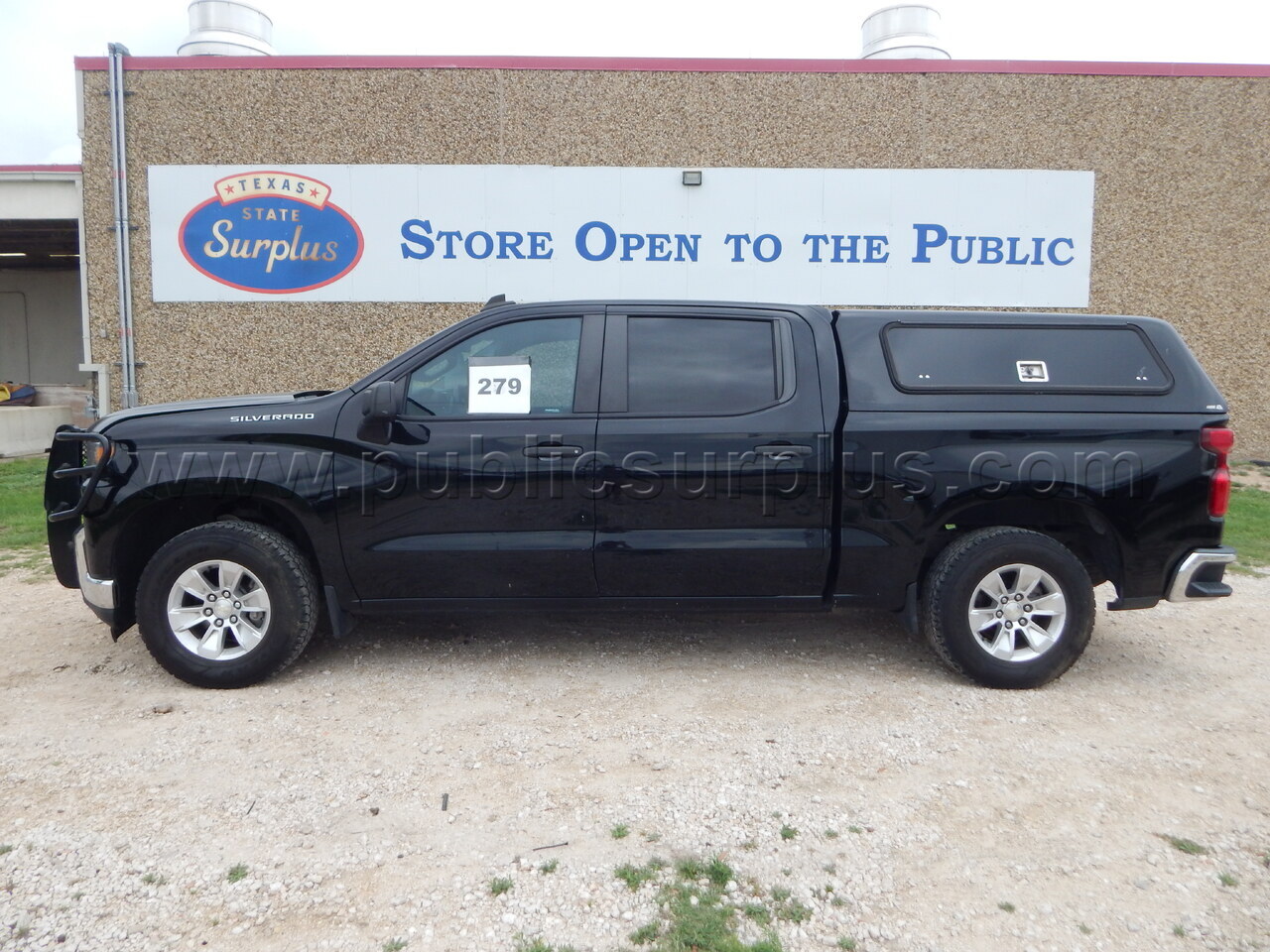Lot 279 - 2019 Chevy Silverado - 3GCPWAEF4KG143239 — photo 1