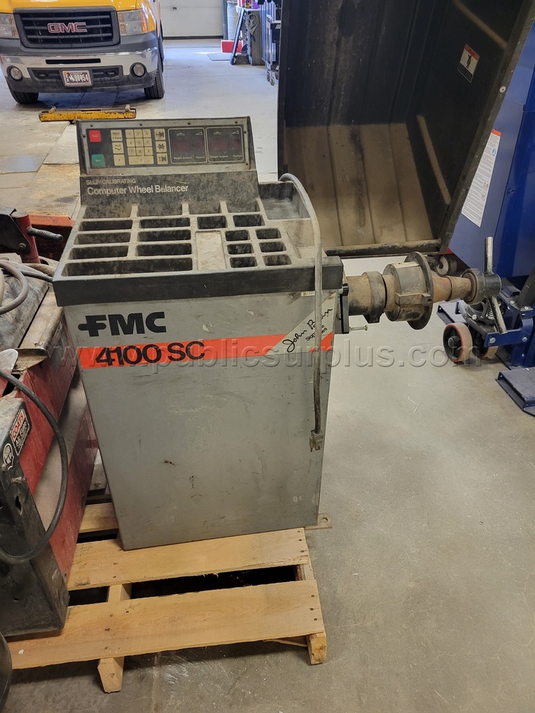 FMC 4100SC WHEEL BALANCER (UNKNOWN WORKING CONDITION) — photo 1