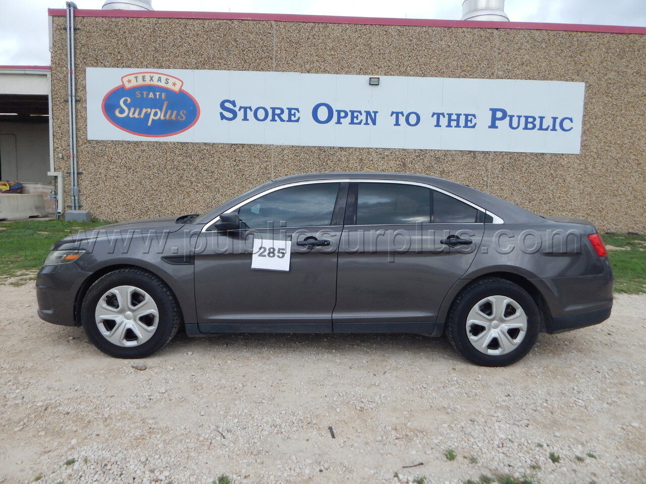 Lot 285 - 2015 Ford Taurus - 1FAHP2MK4FG175914 — photo 1