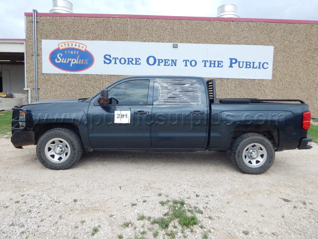 Lot 291 - 2018 Chevy Silverado 4x4 - 3GCUKNEC7JG398137 — photo 1