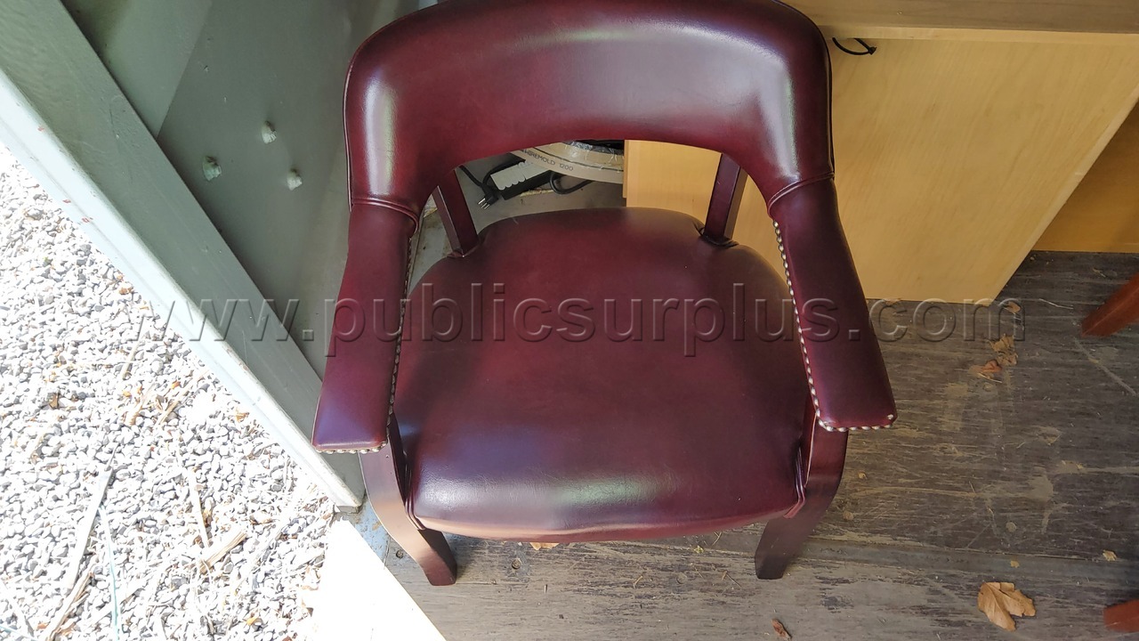 Red Chair — photo 1