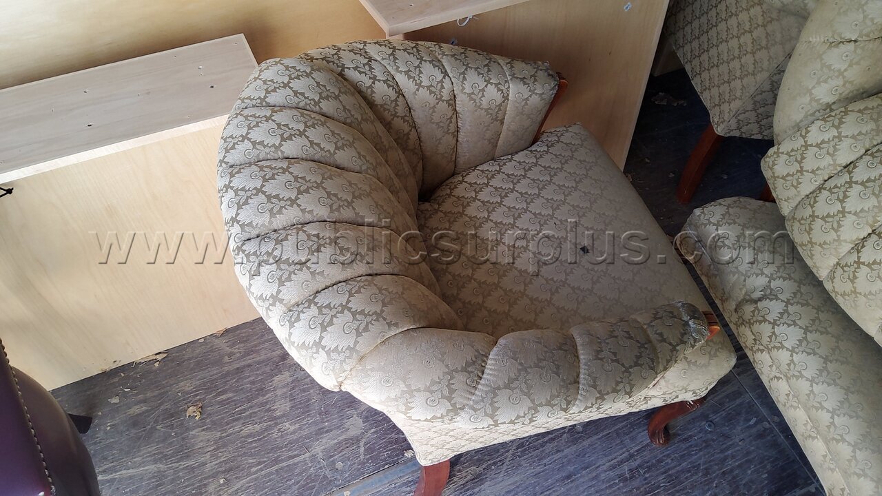 Golden Chair — photo 1