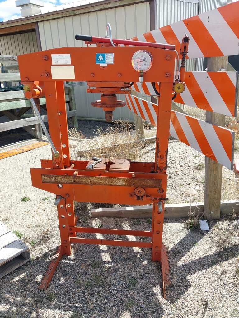 JET MODEL NUMBER HP-35- 35 TON HYDRAULIC PRESS (NEEDS REPAIR) — photo 1