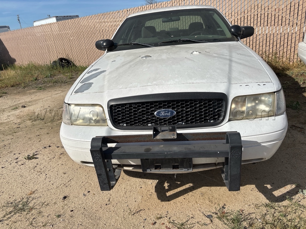 2009 FORD CROWN VIC 4dr Sedan       (09-20) — photo 1