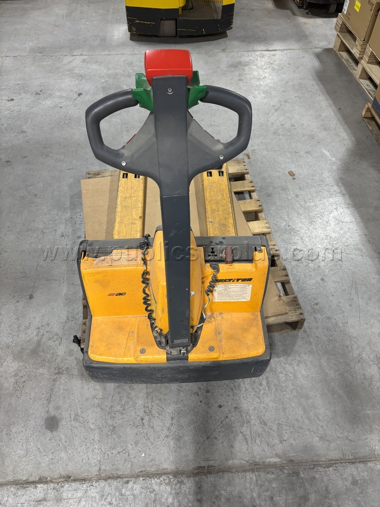 Lot 873E - PALLET JACK — photo 1