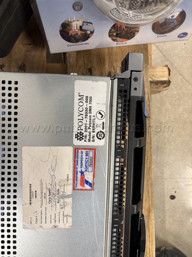 Lot 888E - POLYCOM VIDEO CONFERENCING SYSTEMS DMA 7000 — photo 1