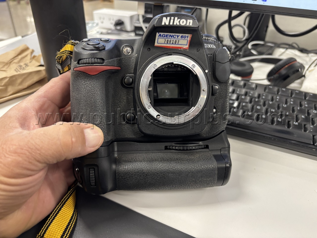 Lot 890E - Canon Camera Mark III EOS5D — photo 1