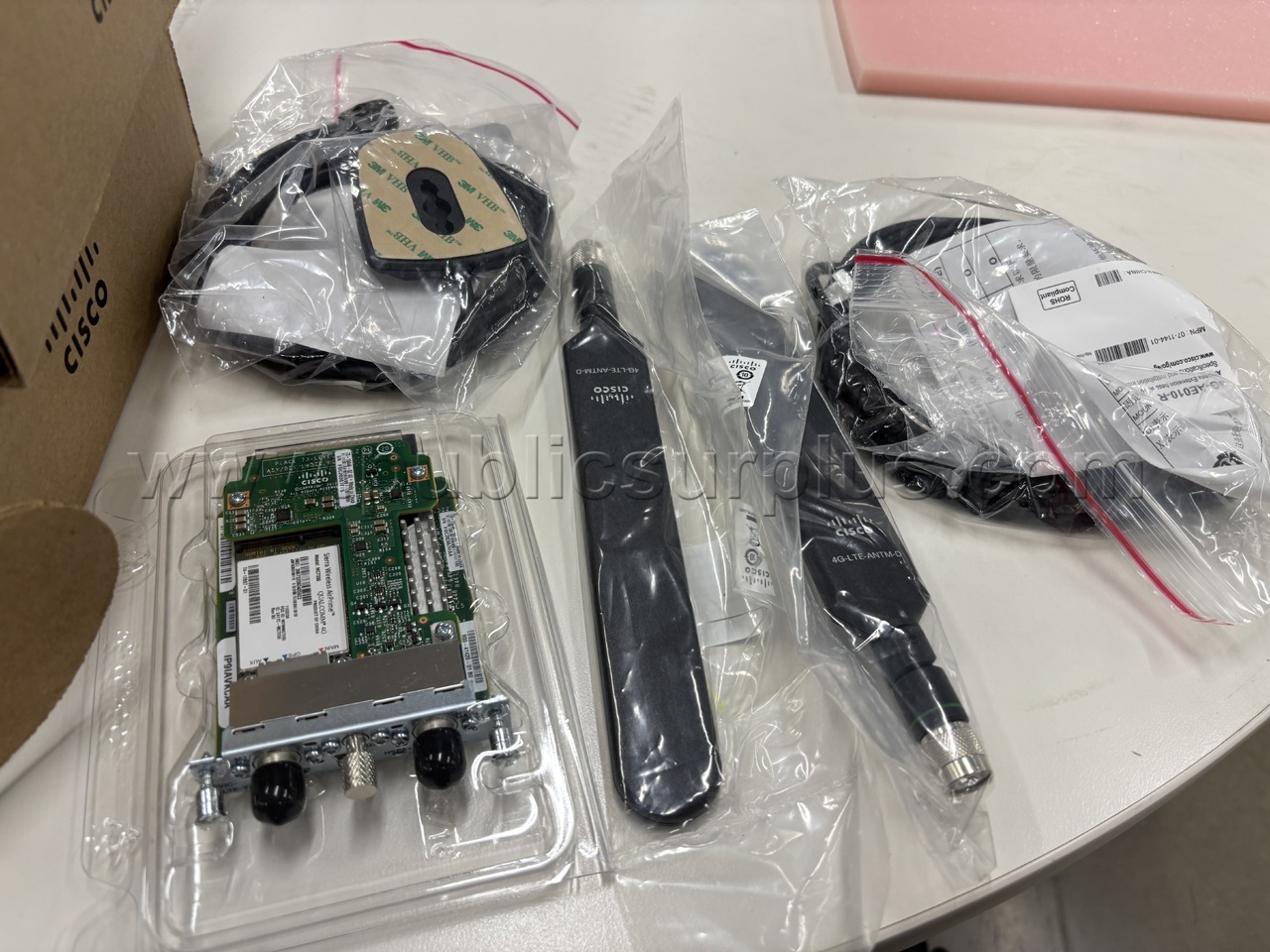 Lot 929E - Cisco 4G LTE Wireless WAN Ehance Interface Card (2) — photo 1