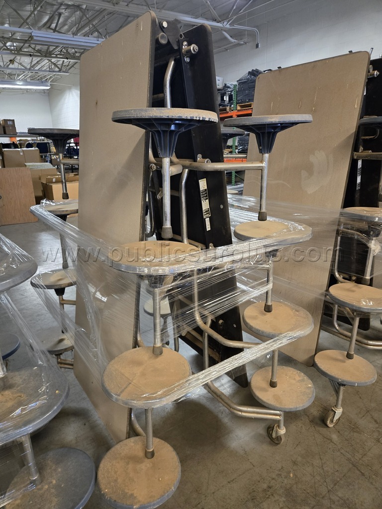 1 x Folding Cafeteria Table — photo 1