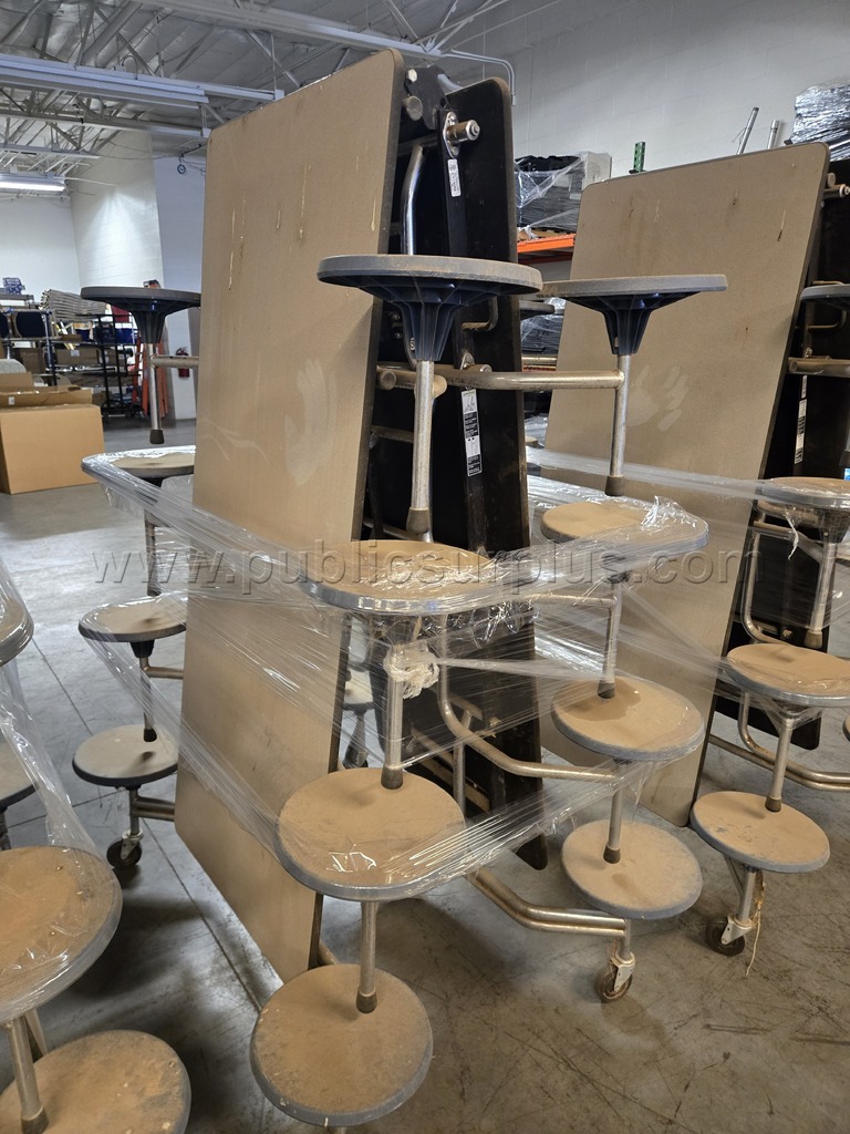 1 x Folding Cafeteria Table — photo 1