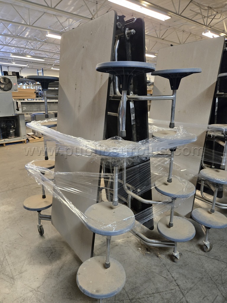 1 x Folding Cafeteria Table — photo 1