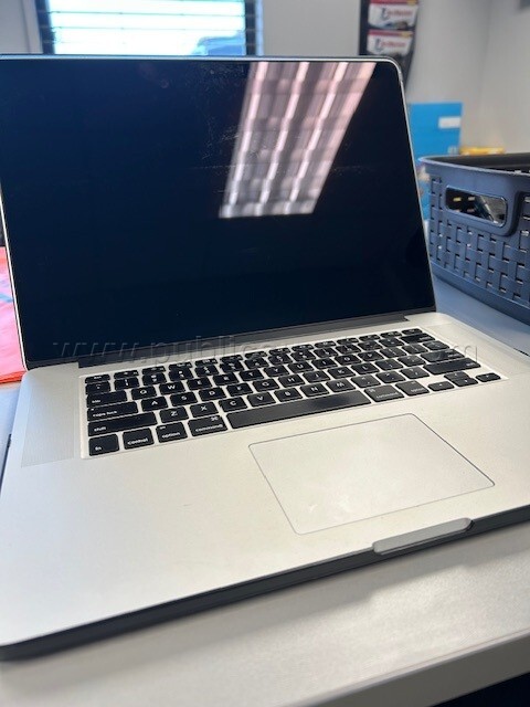 APPLE MACBOOK — photo 1