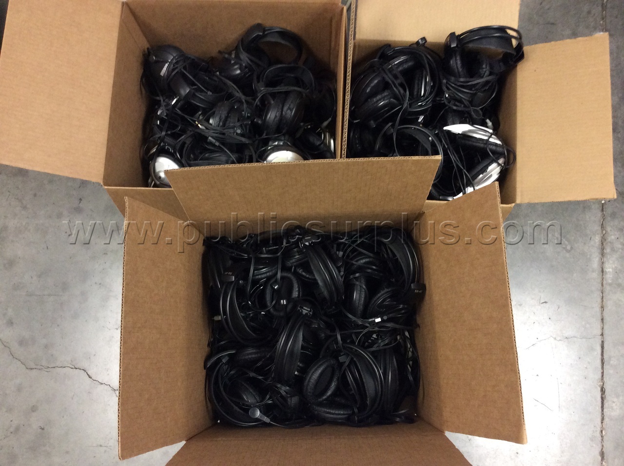 LOT OF 3 BOXES OF HEADPHONES - SOLD AS IS - 490 — photo 1