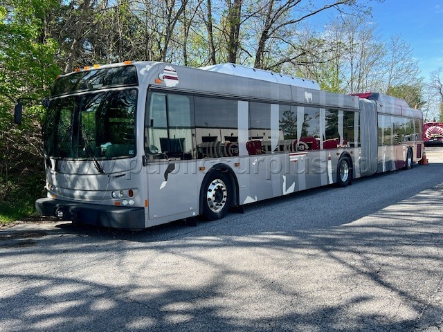 2010 NEW FLYER XCELSIOR BUS 60' UNIT #6022 — photo 1