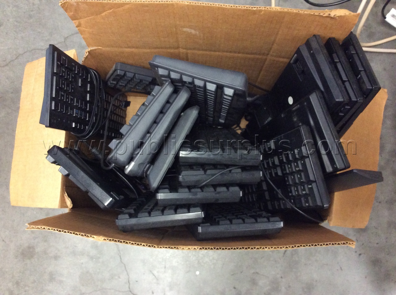 LOT OF KEYBOARDS - SOLD AS IS - 491 — photo 1