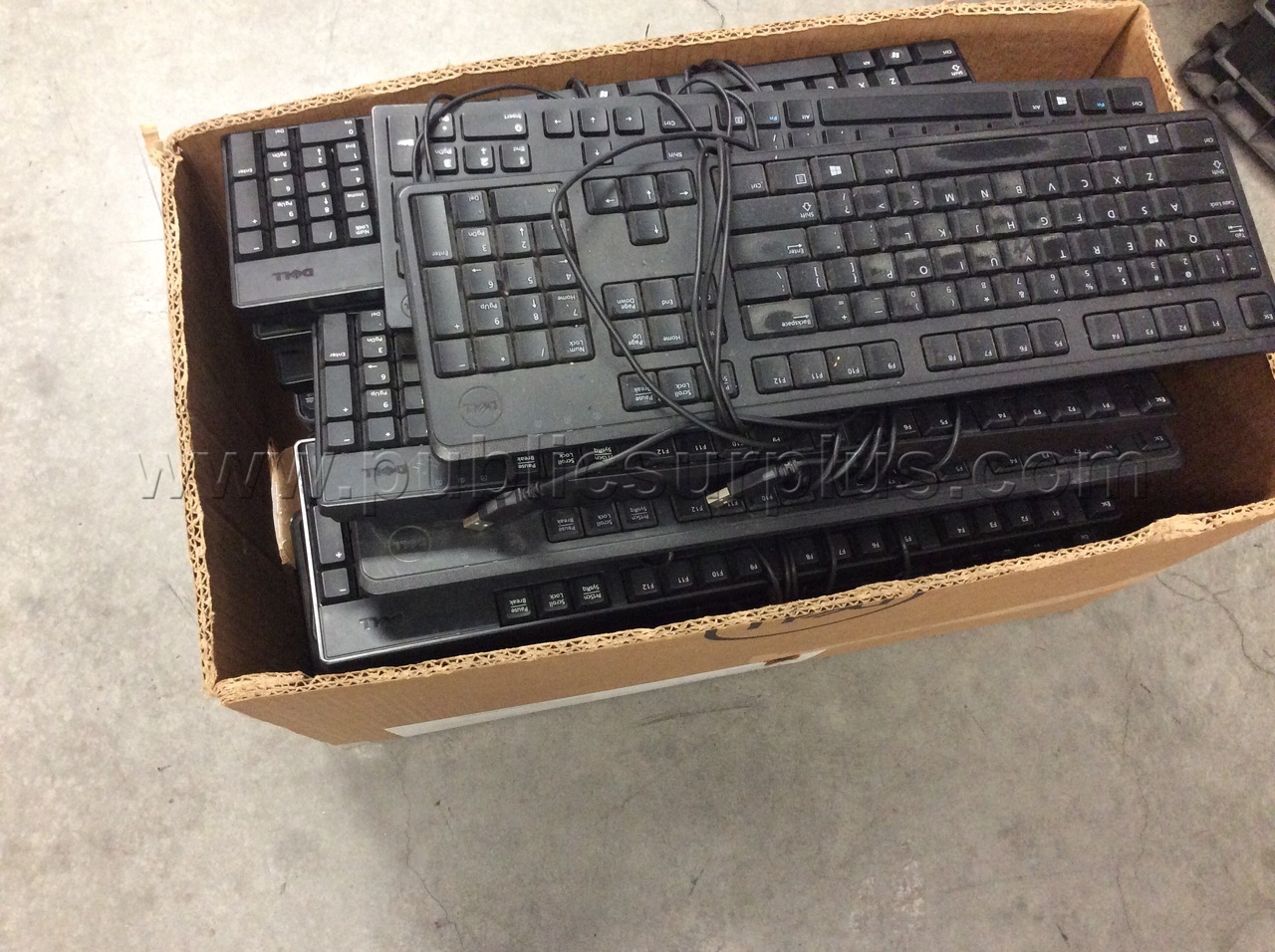 LOT OF KEYBOARDS - SOLD AS IS - 492 — photo 1