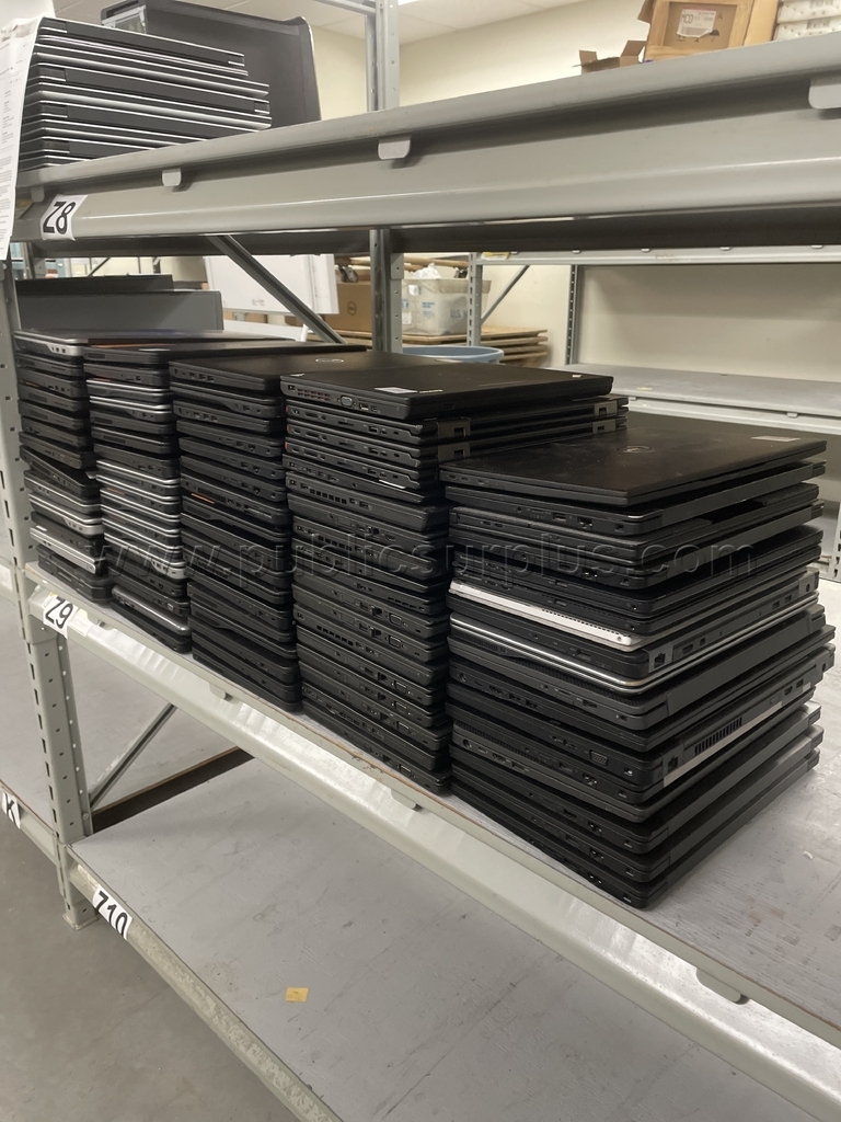 82 Laptops - CH - Z9 — photo 1