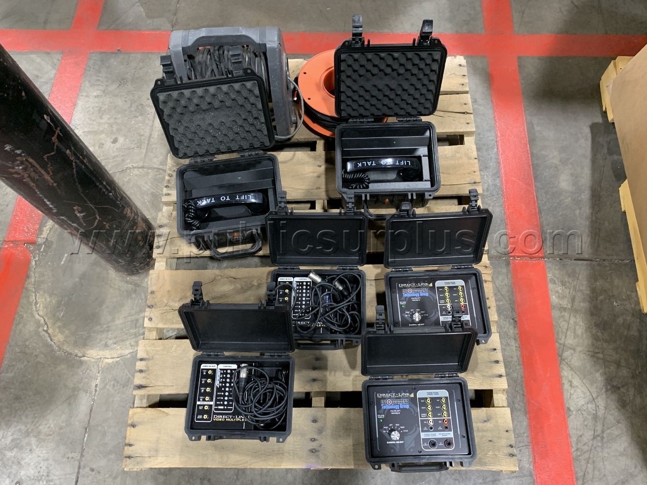 Throw Phones & Equipment /KK — photo 1