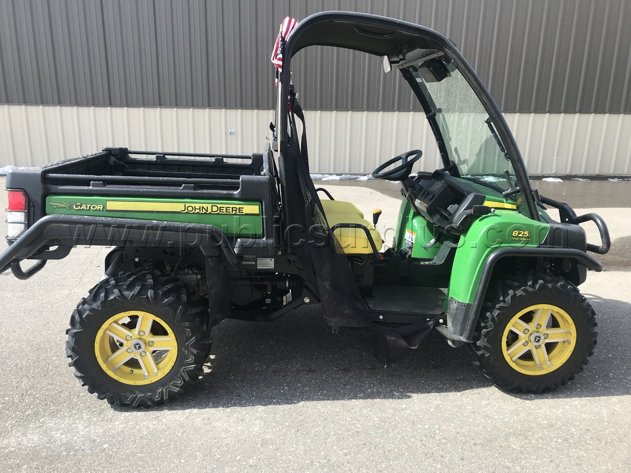 2016 John Deere Gator — photo 1