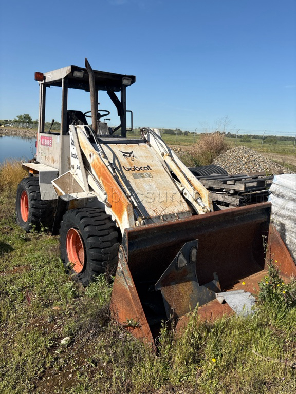 Bobcat 2410 Wheel Loader — photo 1