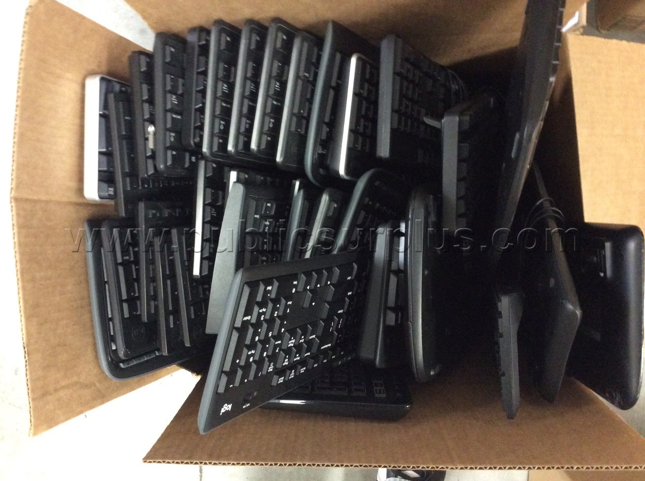 LOT OF KEYBOARDS - SOLD AS IS - 494 — photo 1