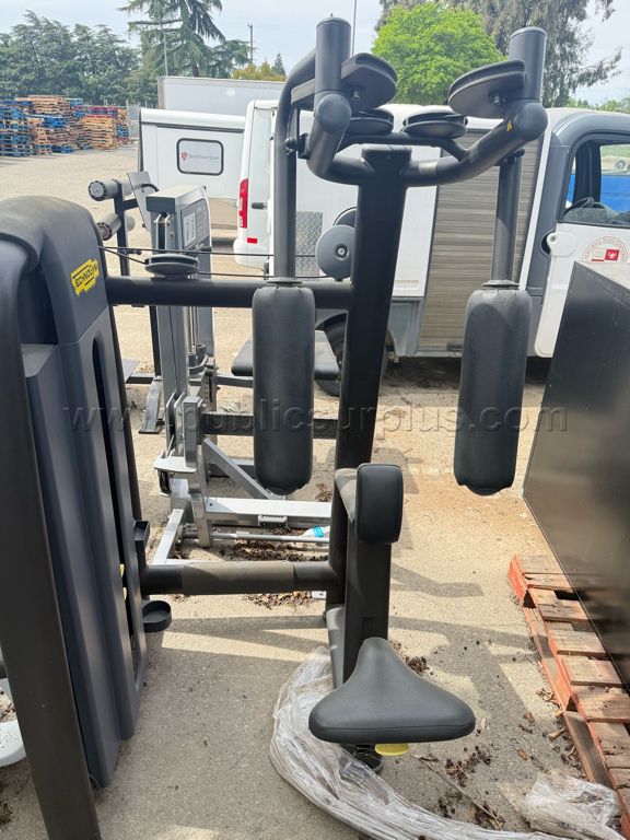 TECHNOGYM CHEST MACHINE — photo 1