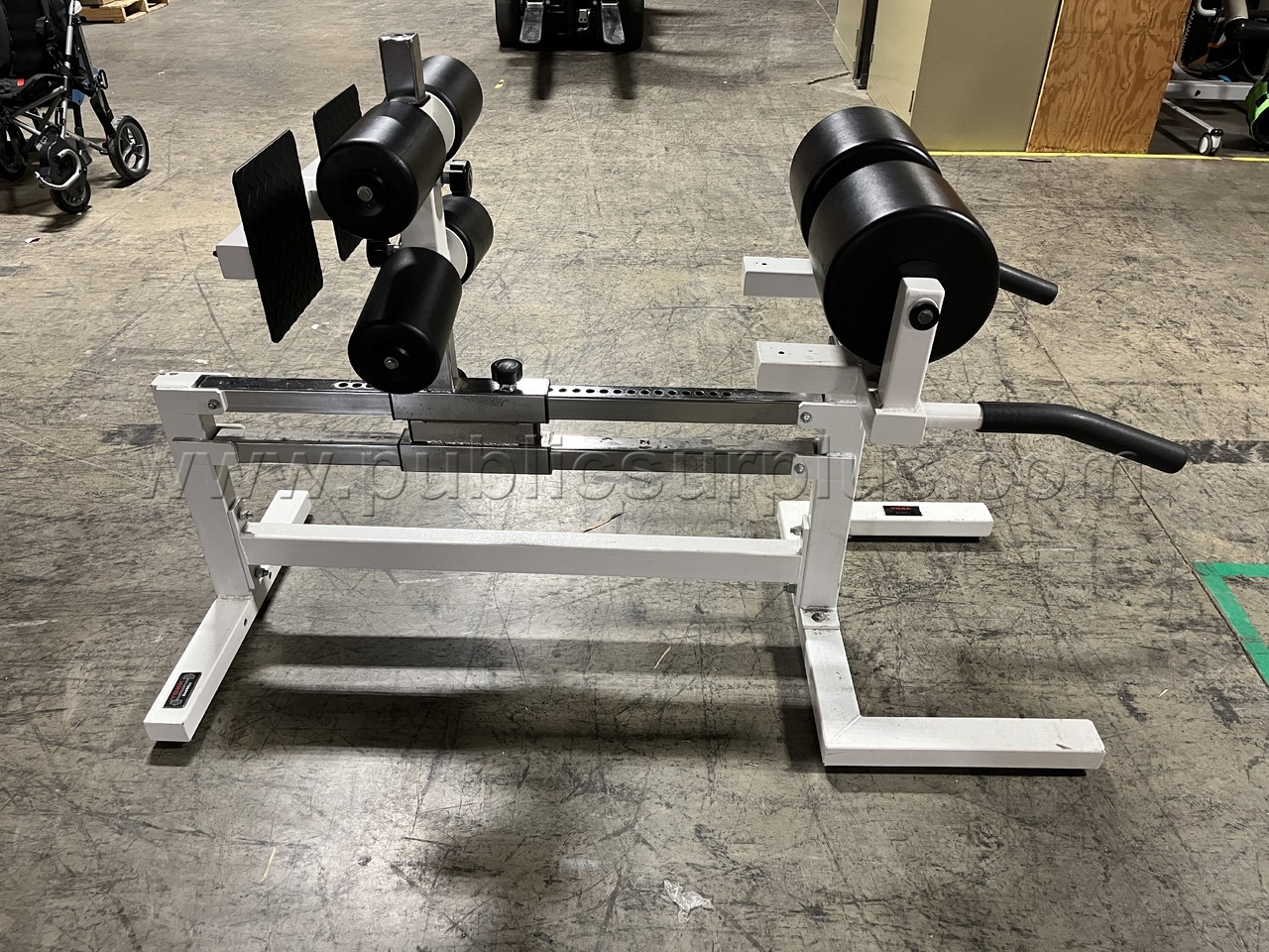 York Barbell Glute Hamstring Developer — photo 1