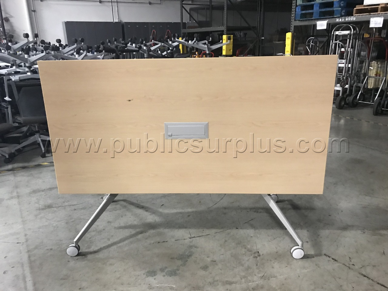 Rolling Table with power outlets 36" X 72" — photo 1